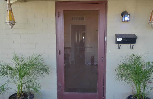 15 W MISSION Lane Gallery 2