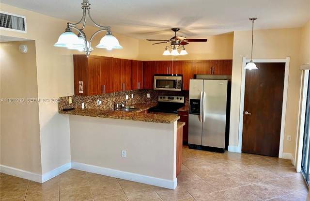 11115 W Okeechobee Rd photos photos