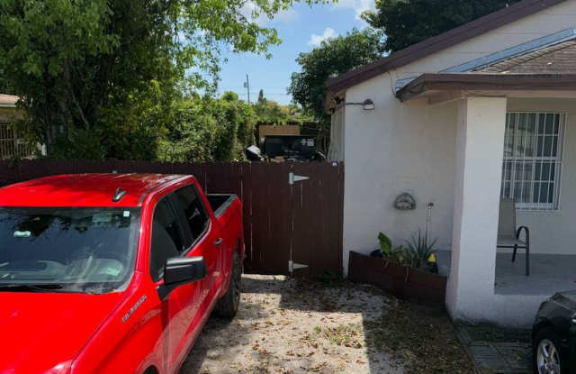 1442 NW 73rd St photos photos