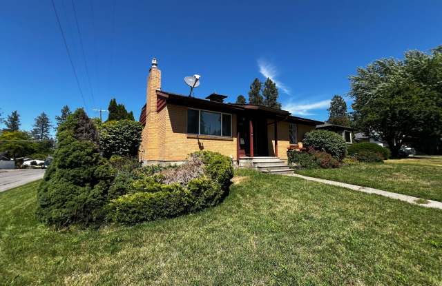South hill corner lot 3-bedroom, 2-bath with sauna and massive garden! - 1803 East 40th Avenue, Spokane, WA 99203