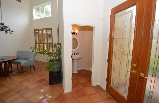 9 LAGUNA COURT Gallery 4