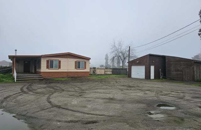 2401 W Olive Ave - 2401 West Olive Avenue, Porterville, CA 93257