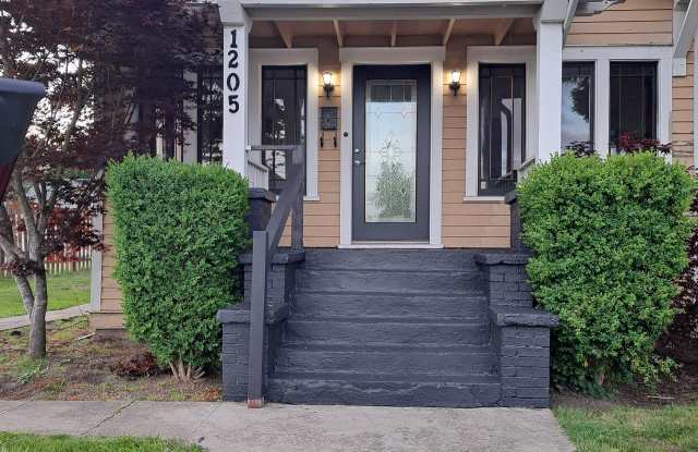1205 North St - 1205 North Street, Sumner, WA 98390