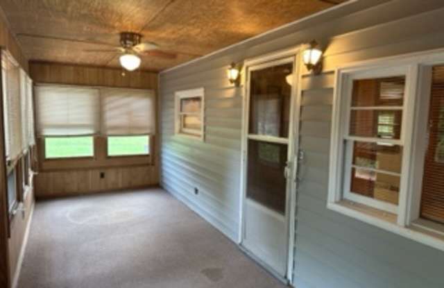 4493 Horse Shoe Road Gallery 1