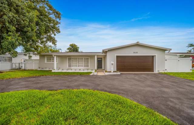 8420 Pasadena Blvd - 8420 Pasadena Boulevard, Pembroke Pines, FL 33024