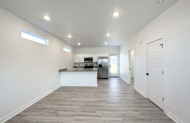 1070 Boardwalk Avenue Gallery 2