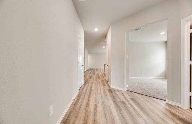 16537 Hudson Prairie Way Gallery 3