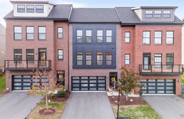 202 Kousa Ln - 202 Kousa Lane, McMurray, PA 15367