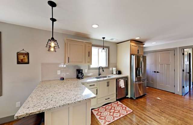 2709 Deerfield Dr Gallery 4
