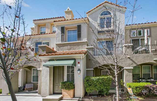 Bright  Updated 2 Bedroom Home with Flexible Primary Retreat and Amazing Community Amenities! photos photos