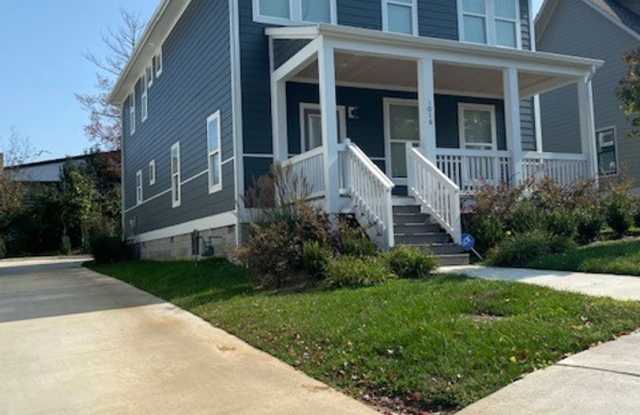 Beautiful 4 bedroom 4 bathroom house in the Sylvan Park area photos photos