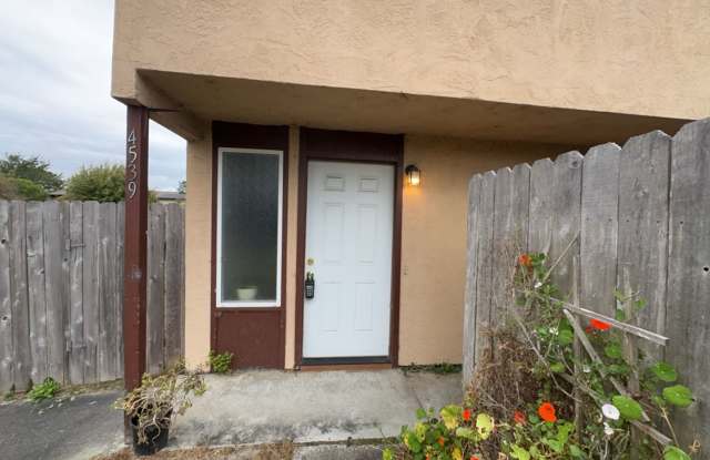4 Bedroom 1.5 Bath Townhouse located in Arcata photos photos 4 Bedroom 1.5 Bath Townhouse located in Arcata photos photos