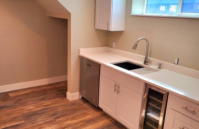 3433 North Cook Street - B Gallery 1