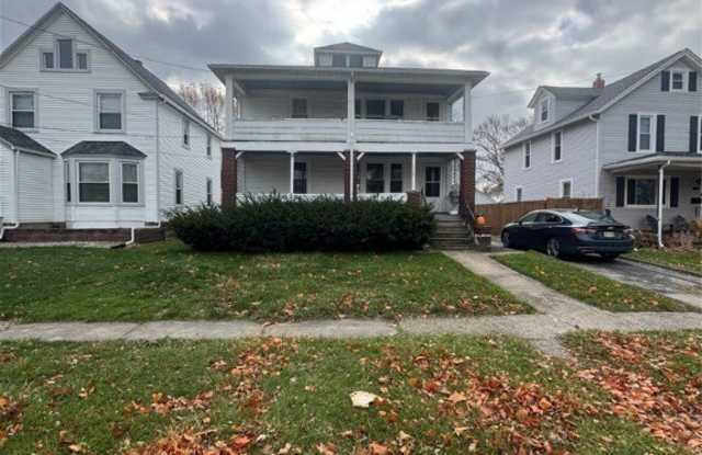 1029 W 10TH STREET photos photos