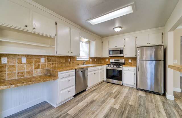 Large 2 bedroom in central Yuba City photos photos