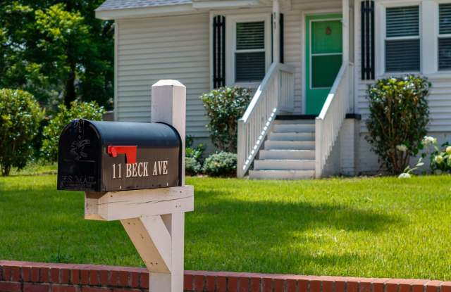 $400 Off first month rent. Newly renovated 3/2 heart of Augusta road! photos photos