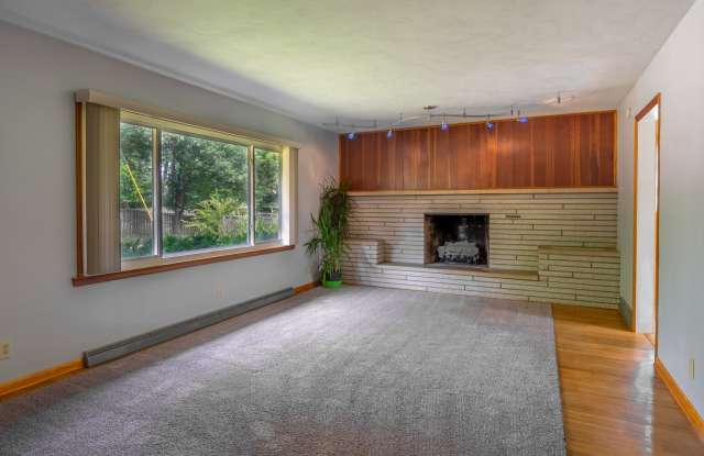 Beautiful 3 bed, 2 bath home photos photos