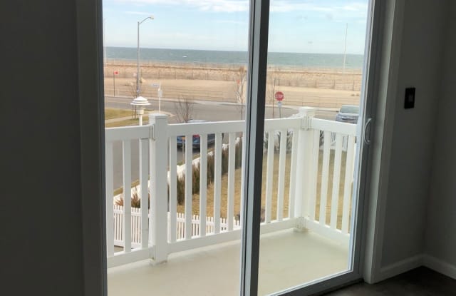 110 Beach Way - 110 Beach Way, Queens, NY 11692