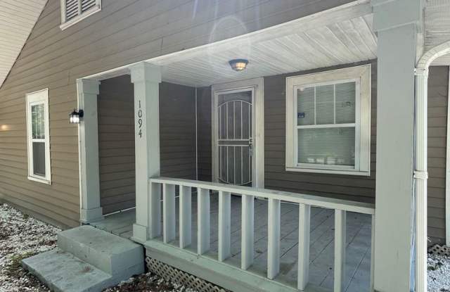 Beautifully Remodeled 3/2 Gallery 4