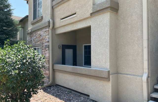 2 bed 2 bath Townhome on Main Level with A/C Gallery 3