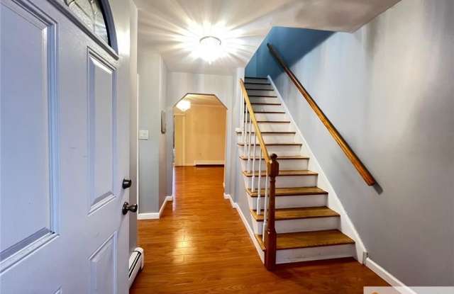 406 Cranbury Road photos photos
