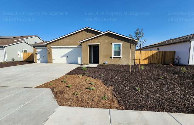 4 bedroom/ 3 bathroom split-wing home. - 7810 Rockport Avenue, Bakersfield, CA 93313