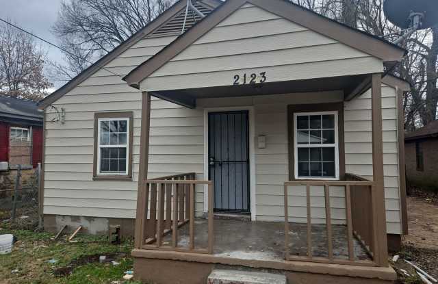 2123 Lyon Avenue photos photos