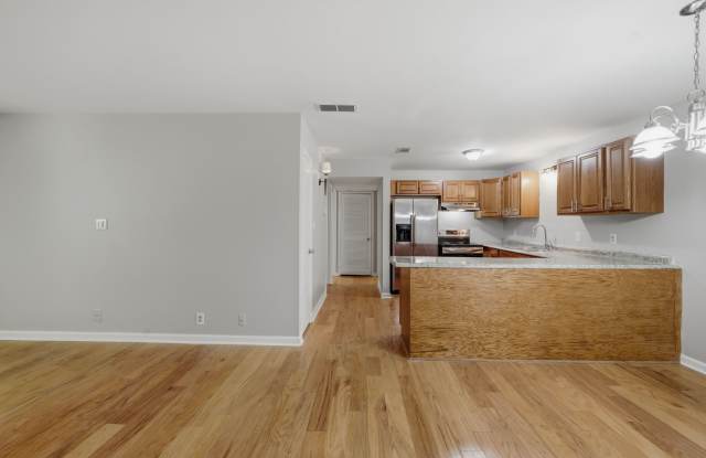 815 Ashlawn Place - 1 Gallery 2
