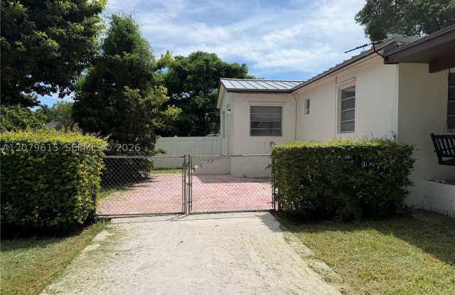 2725 SW 82 Avenue photos photos 2725 SW 82 Avenue photos photos