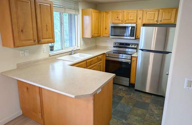 Top Floor Unit in Pinebrook Gallery 3