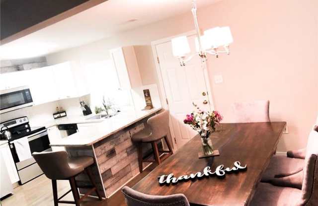 1280 Kenilworth Drive Gallery 4