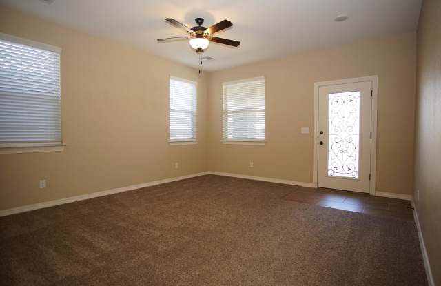 424 CHANDELIER Road Gallery 2