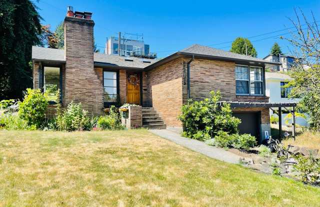 Beautiful Craftsman House in Quiet Queen Anne Neighborhood! - 3233 Conkling Place West, Seattle, WA 98119