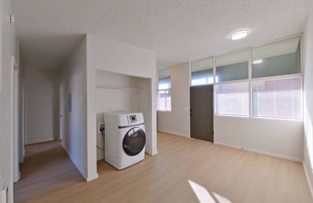 University Manor - Newly Renovated Units just a short walk from Campus! photos photos