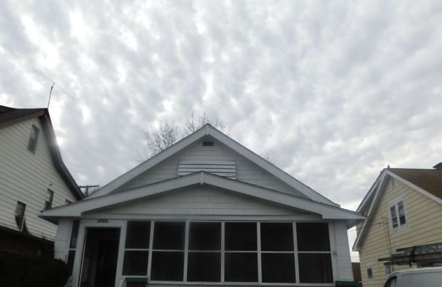 4964 E 110Th St - 4964 East 110th Street, Garfield Heights, OH 44125