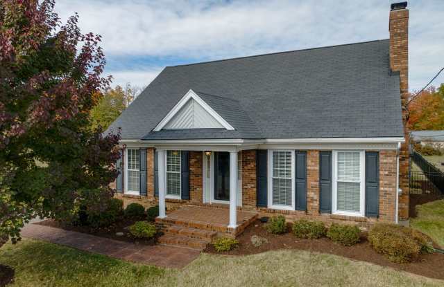 BEAUTIFUL CAPE COD IN BLUEGRASS ESTATES photos photos