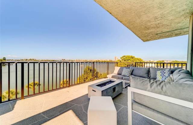 1848 SHORE DRIVE S Gallery 3
