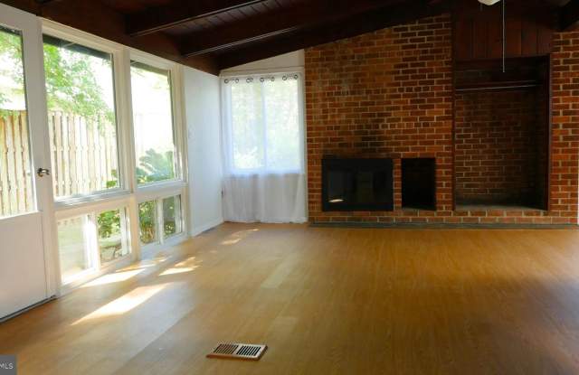 3333 HEMLOCK Drive Gallery 4