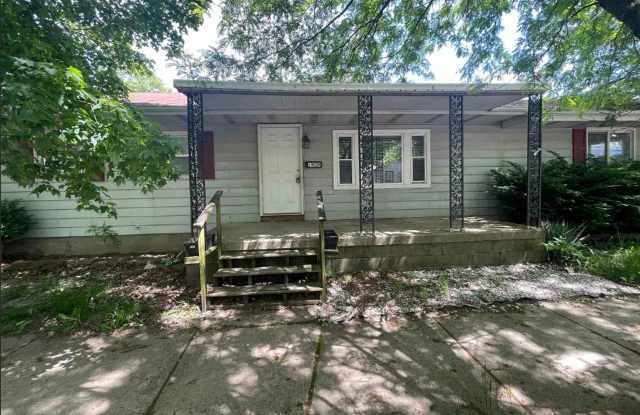3BR Home Near Downtown Lafayette with Fenced-In Backyard & Garage Gallery 1