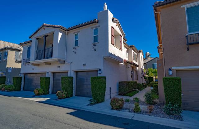Charming 2-Bedroom Townhome with Community Amenities in Saugus! - 28442 Santa Rosa Lane, Los Angeles County, CA 91350