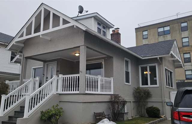 218 W Chester Street photos photos