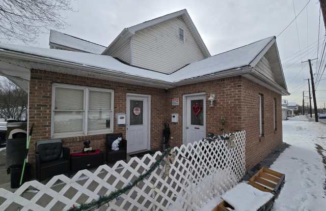 106 Cottage Street - 106 Cottage Street, Carbondale, PA 18407