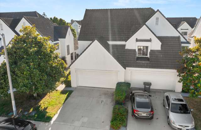 Renovated 2bed x 2.5bath Townhouse with Private Patio  2-Car Garage photos photos