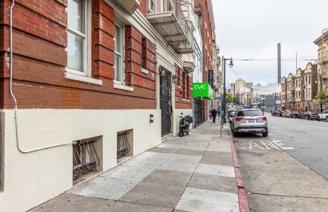 1050 POST Gallery 3