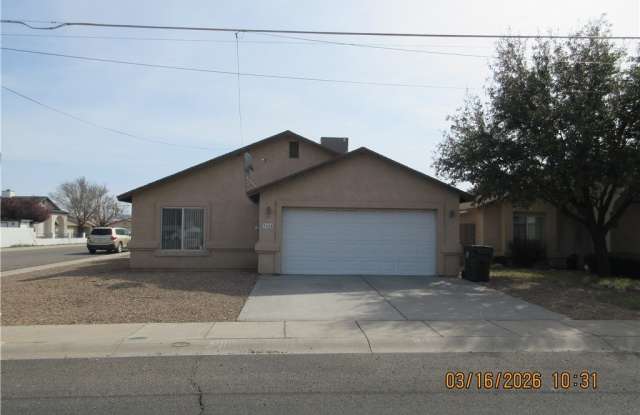 3684 N Willow Road photos photos