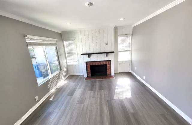 1135 1/2 E 67th St photos photos