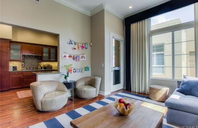 5831 Seawalk Drive Gallery 2