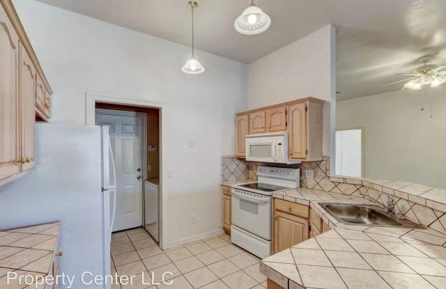 2621 Silvertree Dr Gallery 4