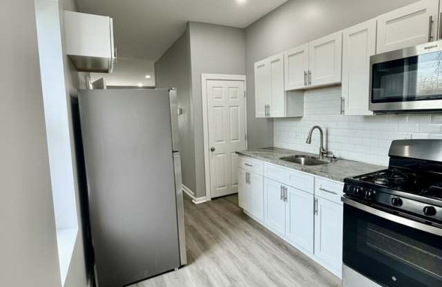 Newly Renovated 3-Bedroom Home with Modern Kitchen & Backyard Gallery 4