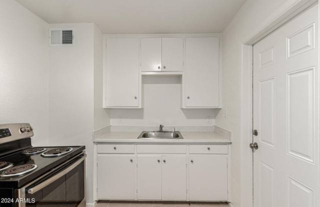 3122 West Hubbell Street Unit E - 1 Gallery 2